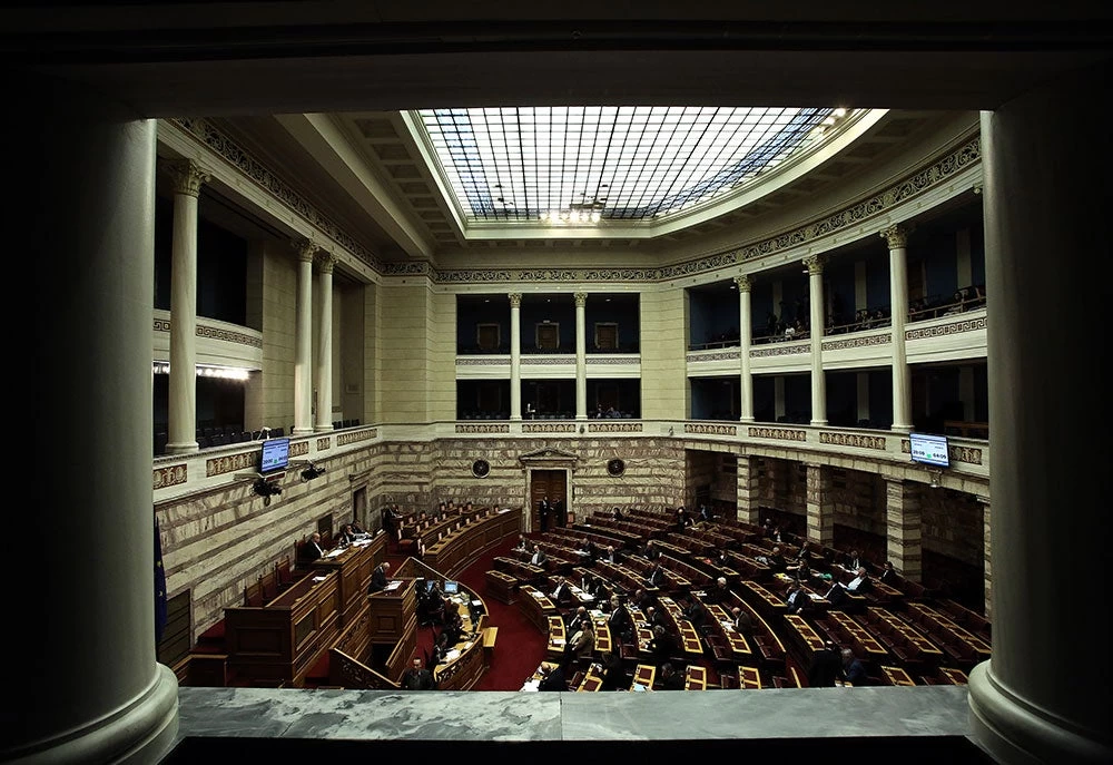 Ποιοι βουλευτές του ΣΥΡΙΖΑ έσπασαν τη γραμμή και καταψήφισαν τις γεωτρήσεις σε Ιόνιο και Κρήτη